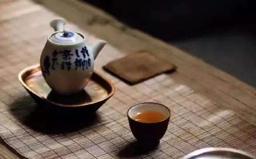 举杯遥相问——杯酒可释怀-酒通社