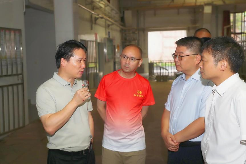 丁雄军率队调研茅台酒六轮次生产-酒通社