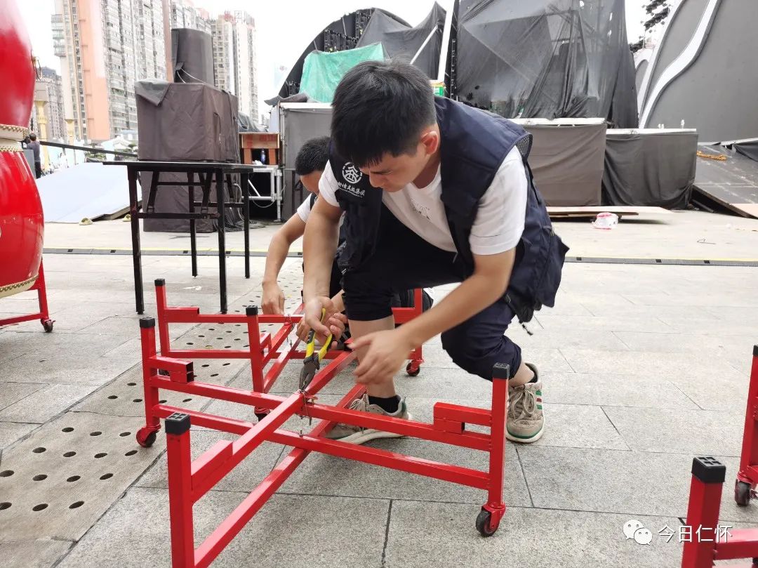 今晚，仁怀红·高粱文化季开幕式暨群众文艺汇演在酒都广场举行-酒通社