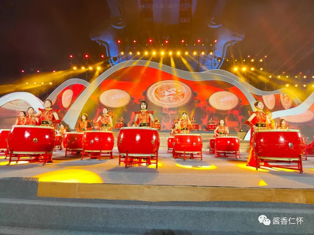 今晚，仁怀红·高粱文化季开幕式暨群众文艺汇演在酒都广场举行-酒通社
