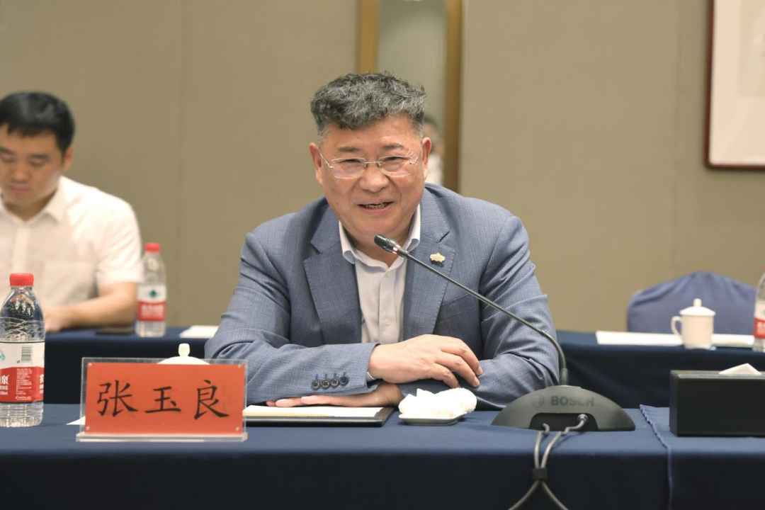 茅台集团与绿地控股集团签订战略合作框架协议-酒通社