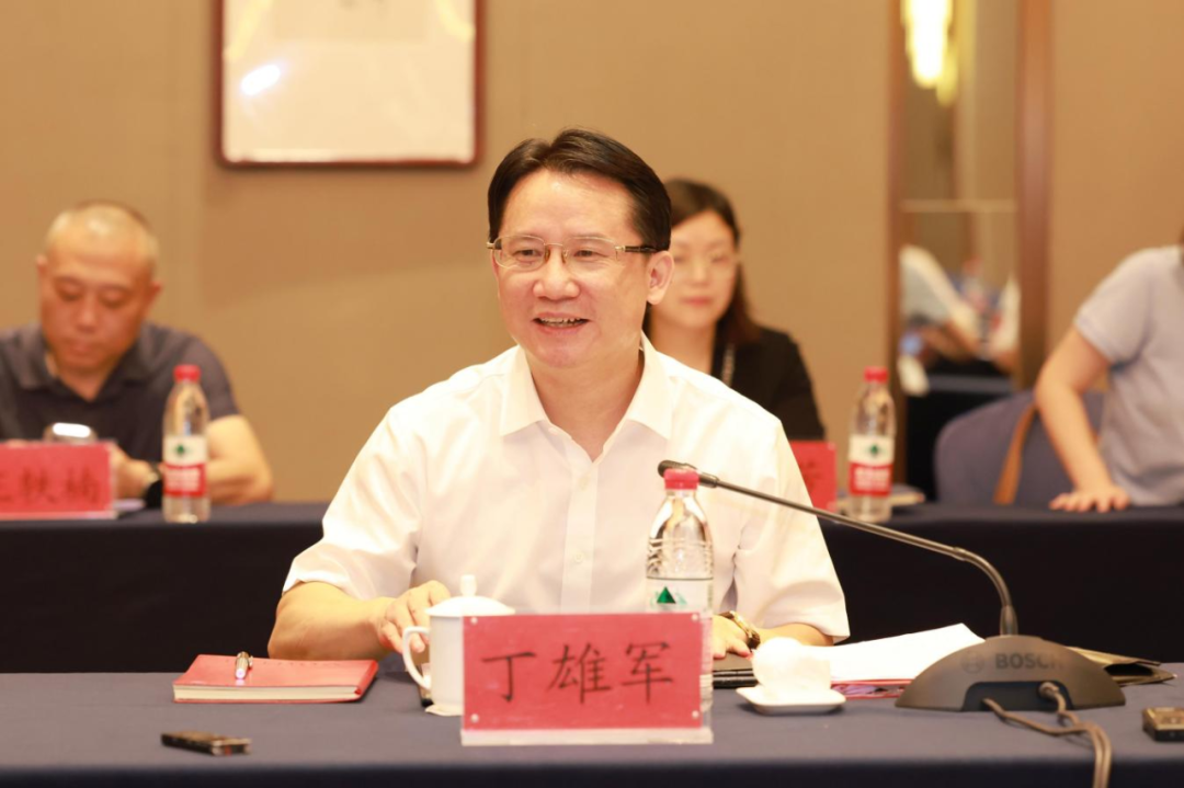 四川省人大经济委员会、经济和信息化厅、五粮液集团到茅台考察交流-酒通社