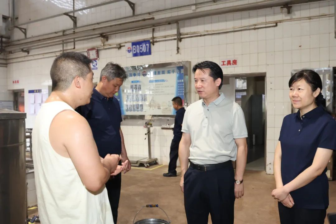 丁雄军率队调研茅台酒七轮次生产-酒通社