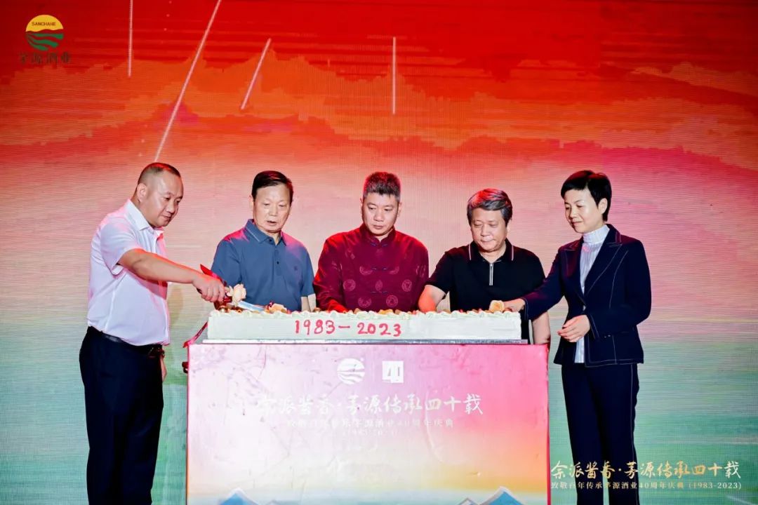 余方开、余方强兄弟的“余派酱香”,你凭什么立得起、过得硬?-酒通社