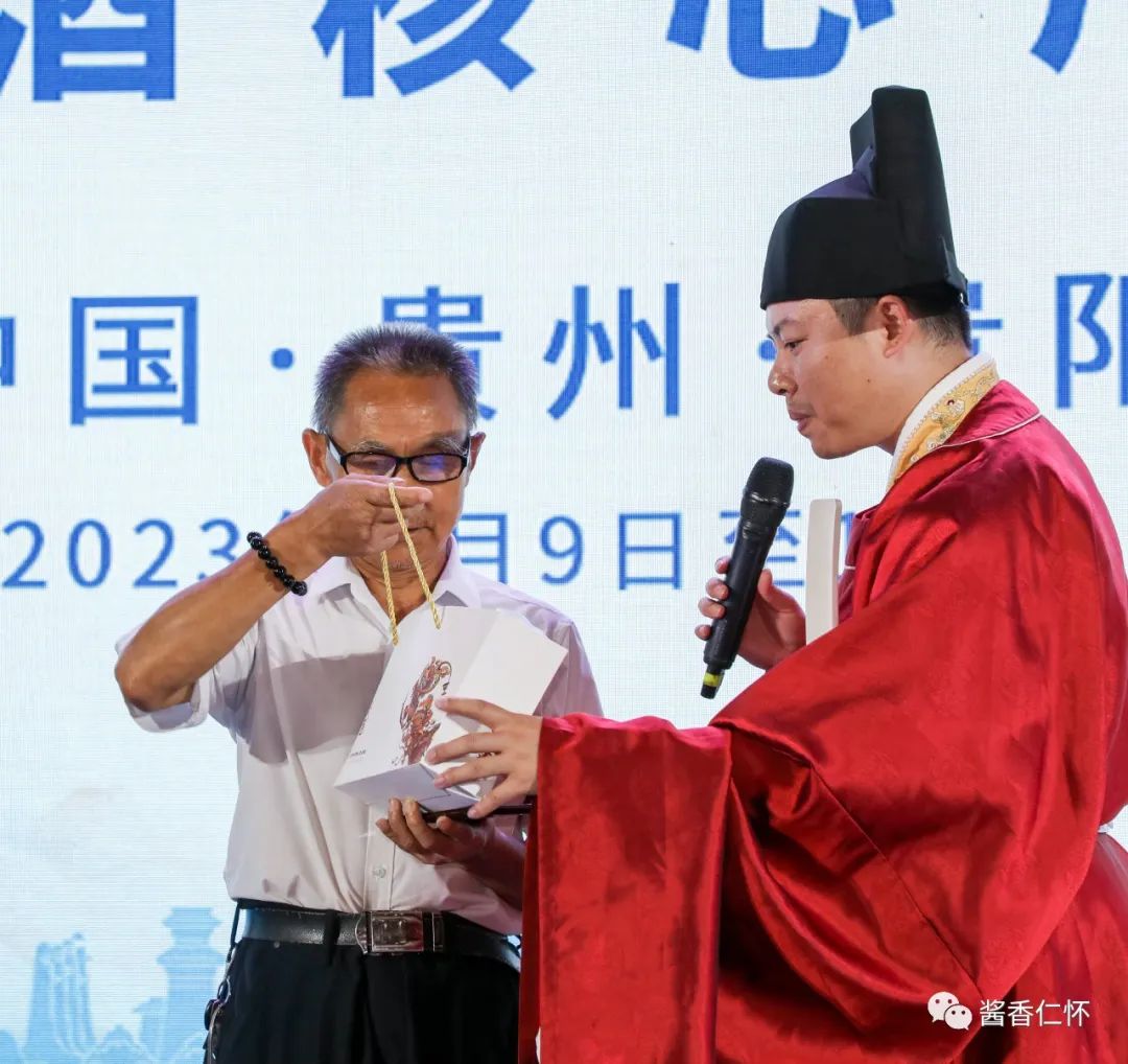 【聚焦酒博会】u200b观众诗酒说唱 仁怀产区馆文味浓-酒通社