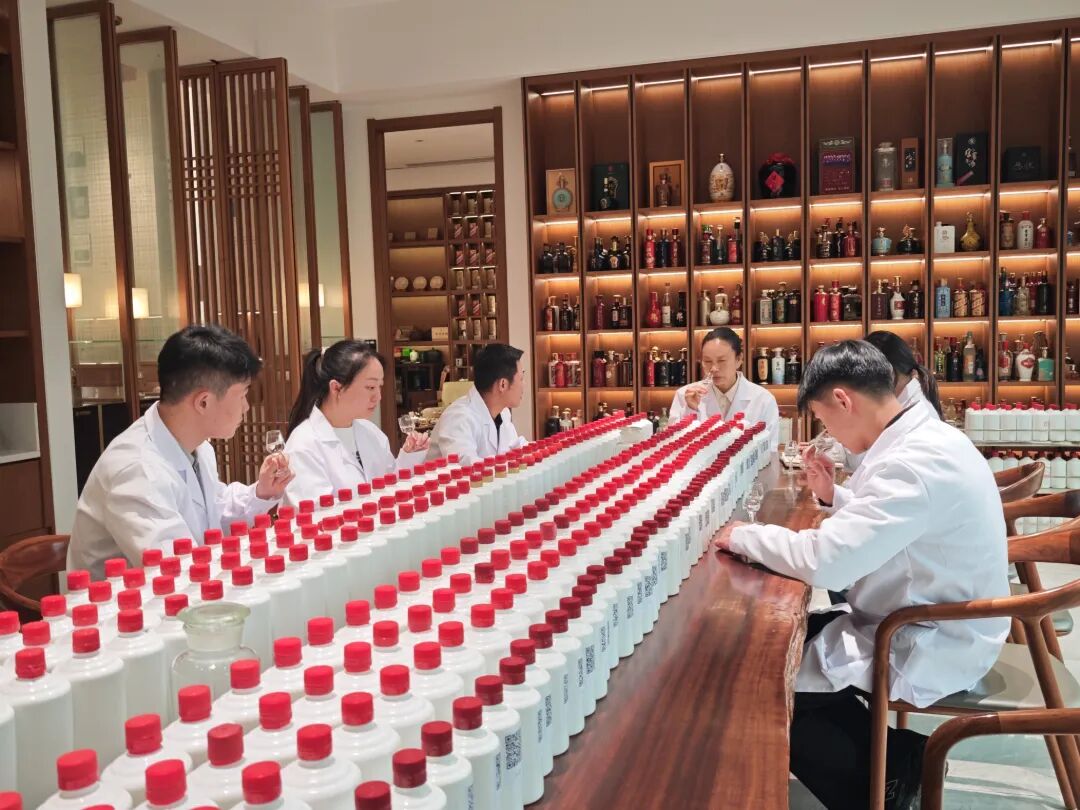 640-126 产区观察丨酱酒人才10000+!仁怀“师带徒”越“酿”越香~-酒通社