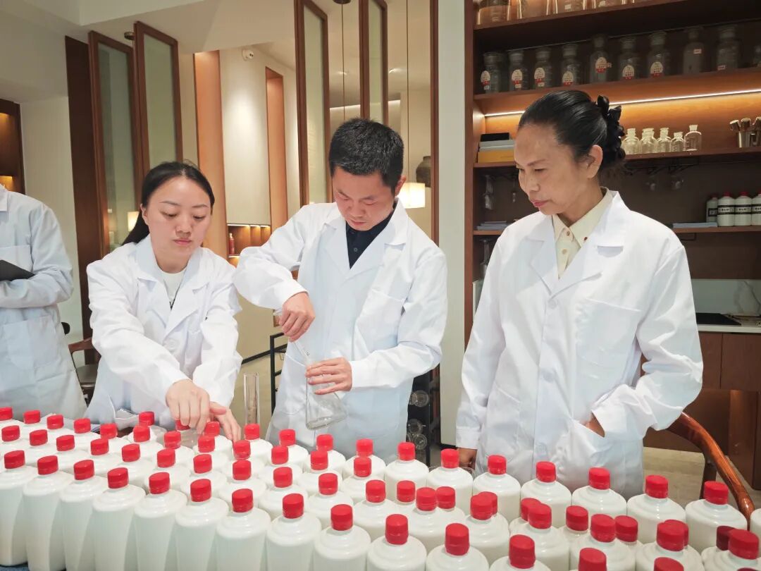 640-128 产区观察丨酱酒人才10000+!仁怀“师带徒”越“酿”越香~-酒通社