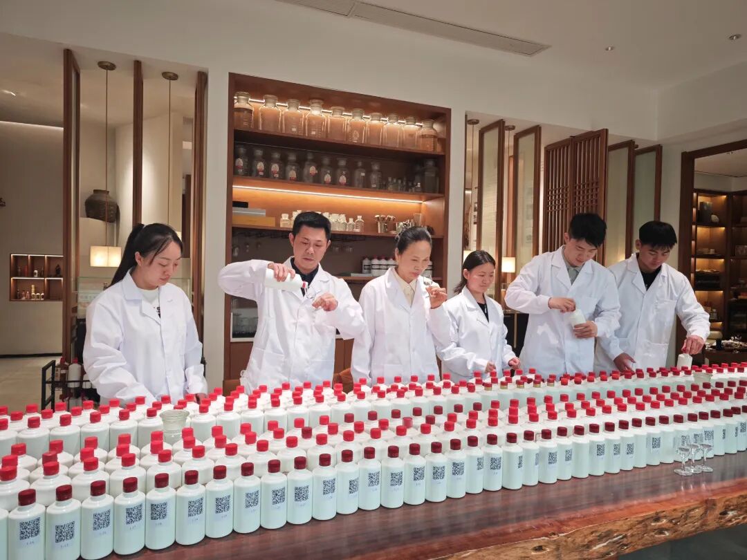 640-129 产区观察丨酱酒人才10000+!仁怀“师带徒”越“酿”越香~-酒通社