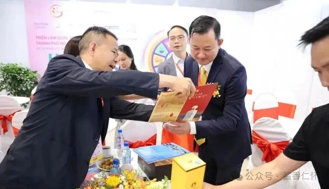 640-81 春风渡南洋 黔酒香万里!贵州“酒博海外行”亮相越南-酒通社